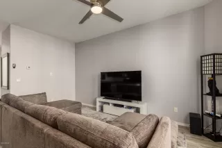 Photo #5: 6133825 Listing