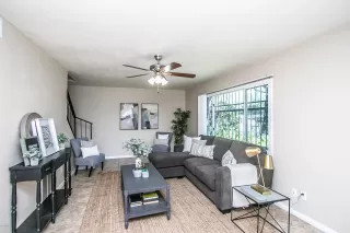 Photo #2: 6133919 Listing