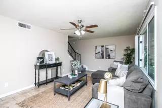 Photo #3: 6133919 Listing