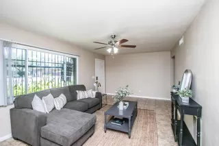 Photo #4: 6133919 Listing