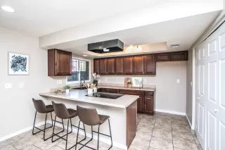 Photo #6: 6133919 Listing