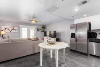 Photo #2: 6133982 Listing