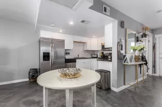 Photo #3: 6133982 Listing