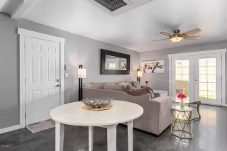 Photo #4: 6133982 Listing