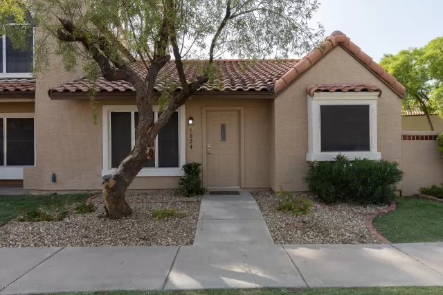 MLS: 6134008 Condo For Sale