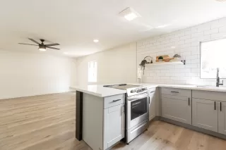 Photo #6: 6134172 Listing