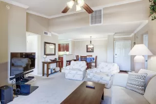 Photo #2: 6134326 Listing