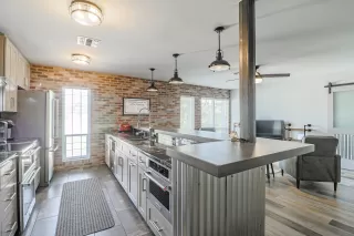 Photo #2: 6134355 Listing 