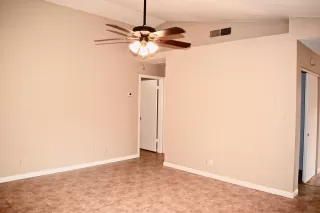 Photo #4: 6134402 Listing