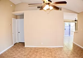 Photo #5: 6134402 Listing