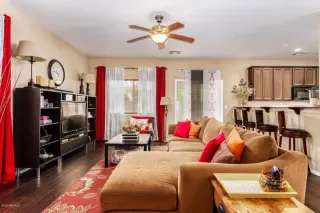 Photo #3: 6134572 Listing