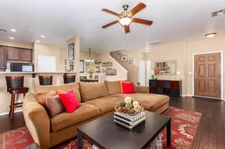 Photo #5: 6134572 Listing