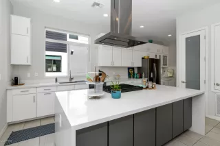 Photo #6: 6134795 Listing