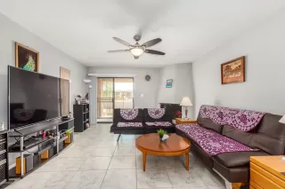 Photo #6: 6135072 Listing