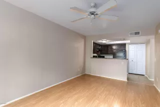 Photo #4: 6135160 Listing