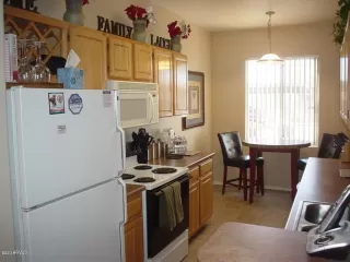 Photo #4: 6135798 Listing