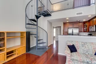 Photo #6: 6135960 Listing