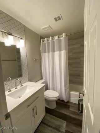 Photo #2: 6135982 Listing