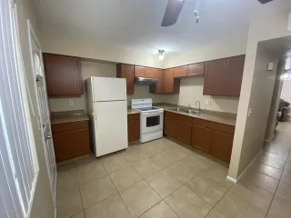 Photo #6: 6136066 Listing 