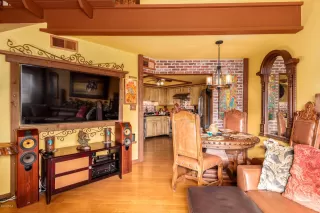 Photo #4: 6136162 Listing