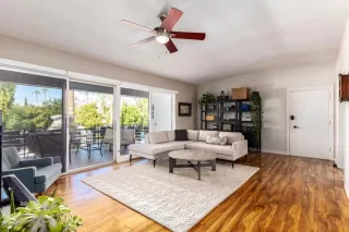 Photo #4: 6136268 Listing