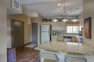 Photo #4: 6136352 Listing