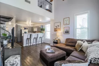 Photo #4: 6136426 Listing