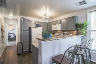 Photo #6: 6136426 Listing