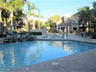 Photo #6: 6136605 Listing