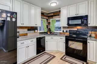 Photo #4: 6136622 Listing 