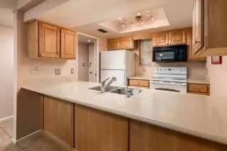 Photo #3: 6136850 Listing