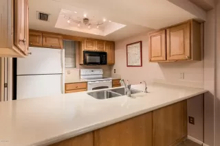 Photo #5: 6136850 Listing