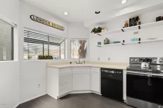 Photo #6: 6136878 Listing 