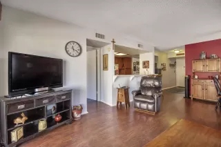 Photo #6: 6136957 Listing 