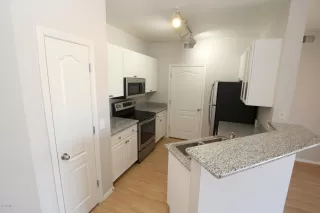 Photo #5: 6137114 Listing