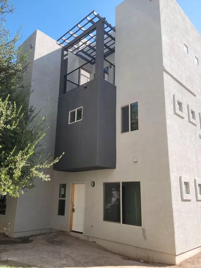 MLS: 6137365 Condo For Sale