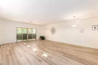 Photo #4: 6137368 Listing