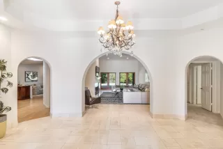 Photo #5: 6137422 Listing