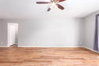 Photo #3: 6137497 Listing