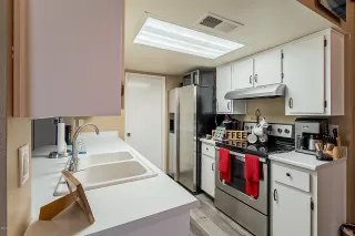 Photo #5: 6137529 Listing