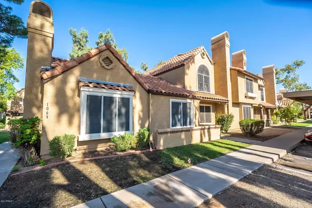 MLS: 6137581 Condo For Sale