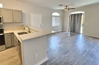 Photo #3: 6137609 Listing 