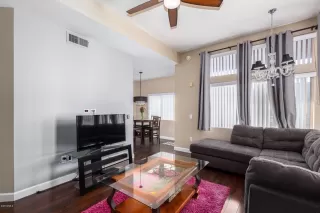 Photo #6: 6137888 Listing