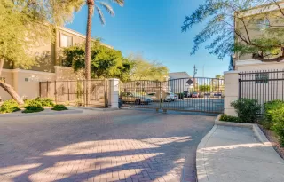 Photo #2: 6137978 Listing