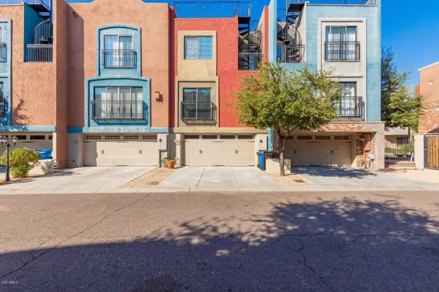 MLS: 6138192 Condo For Sale
