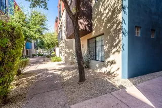 Photo #2: 6138198 Listing