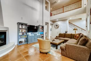 Photo #4: 6138296 Listing