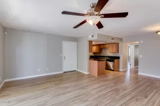 Photo #4: 6138409 Listing