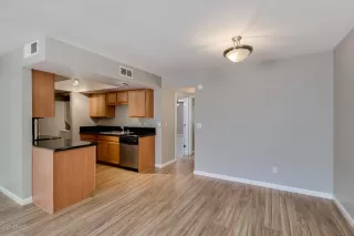 Photo #6: 6138409 Listing