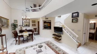 Photo #4: 6138467 Listing